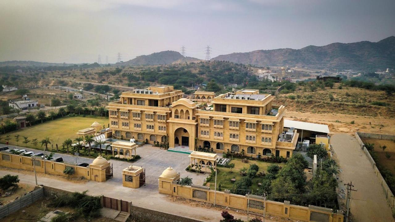 ホテル Sahdev Bagh プシュカル エクステリア 写真