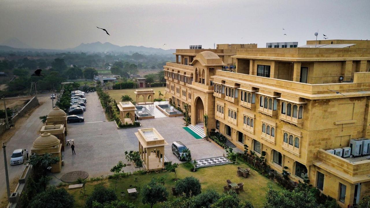 ホテル Sahdev Bagh プシュカル エクステリア 写真